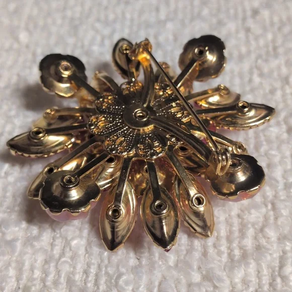 Vintage Pink Floral Brooch Gold Tone - Picture 4 of 6